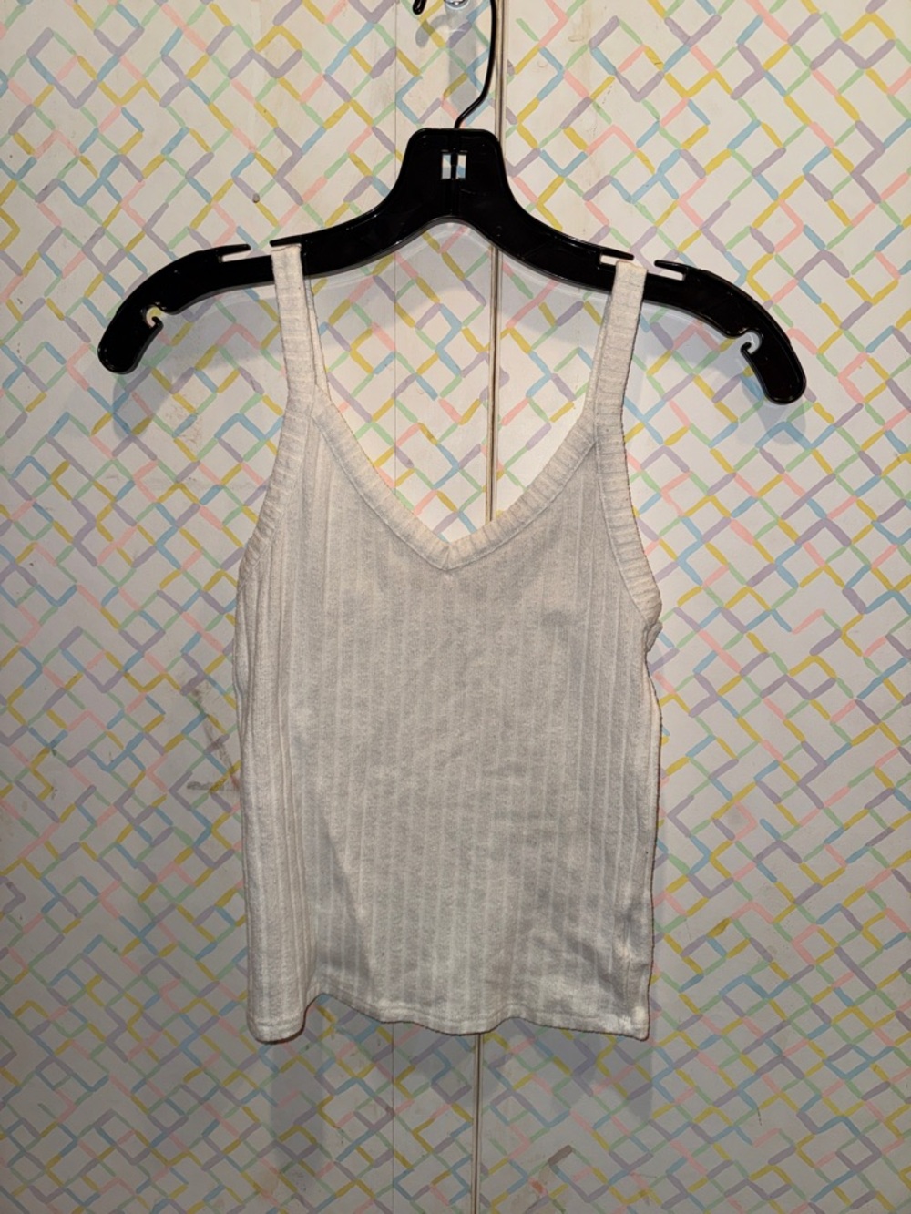 AE White Ribbed V-Neck Tank Top